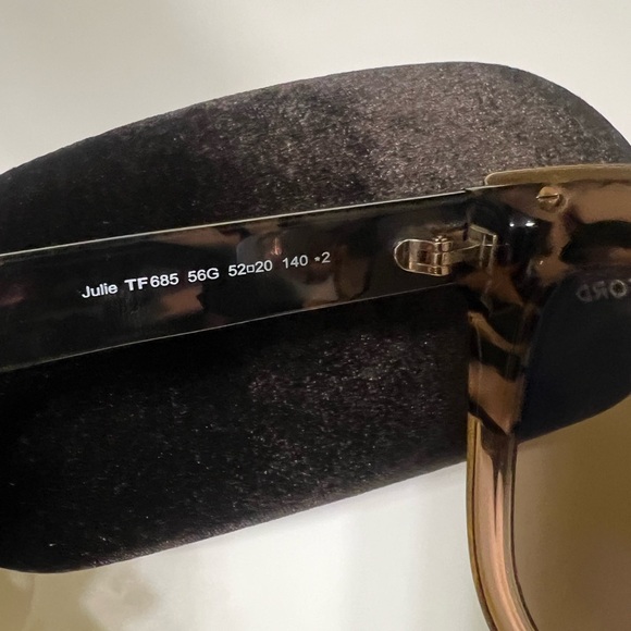 TOM FORD JULIE TF685 56G MIRRORED SUNGLASSES - Picture 4 of 7